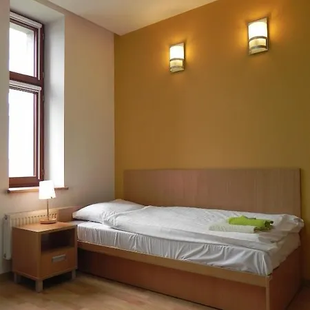 Hostel Osrodek Innowacja *